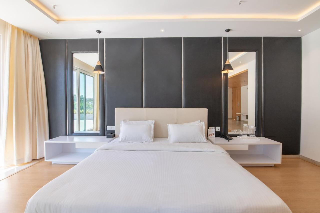 Palette Resorts - Hotel Sanhok Бенґалуру Екстер'єр фото